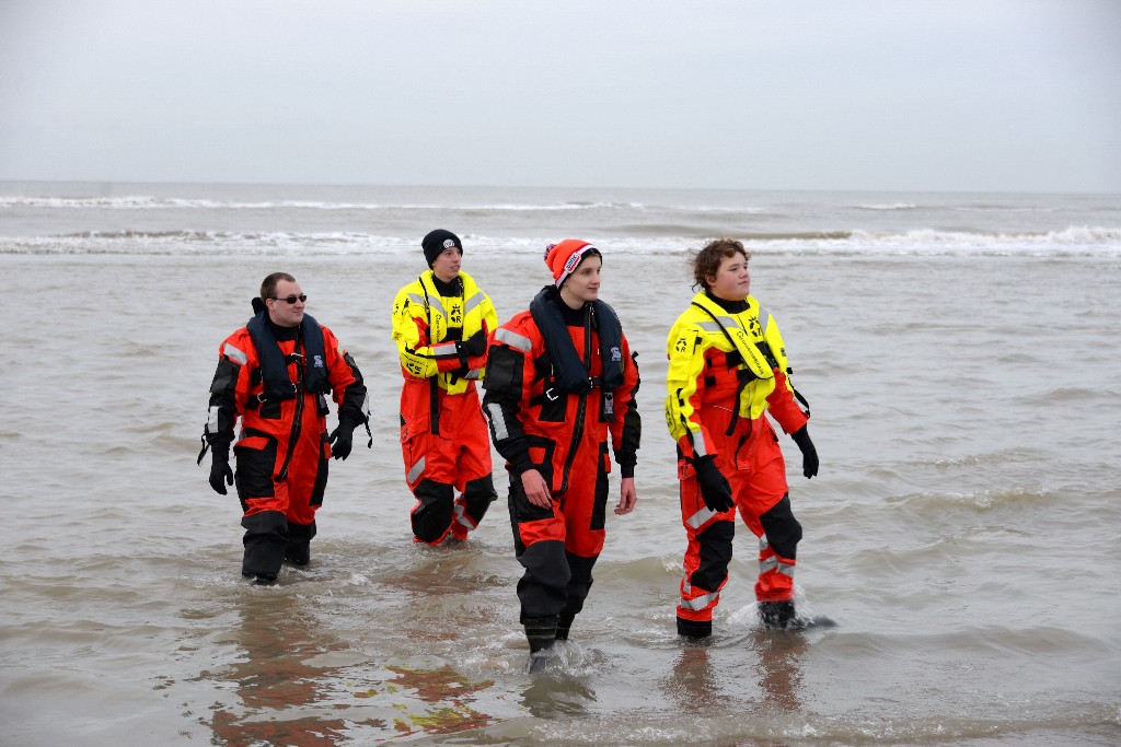 ../Images/Nieuwjaarsduik Nederzandt 2016 120.jpg